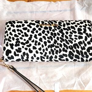 Michael Kors Black and White Women's Wallet